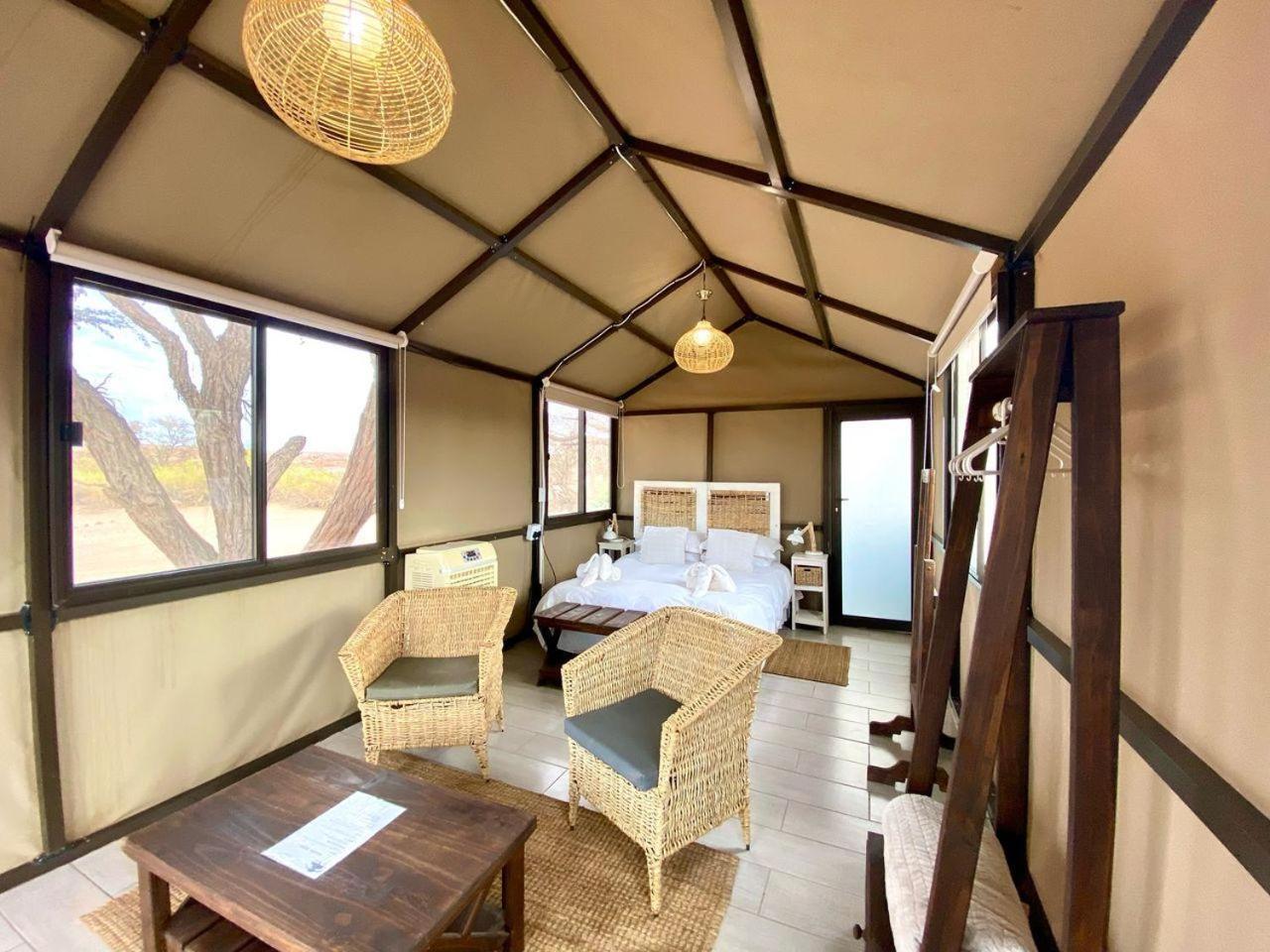Brandberg White Lady Lodge Uis Extérieur photo