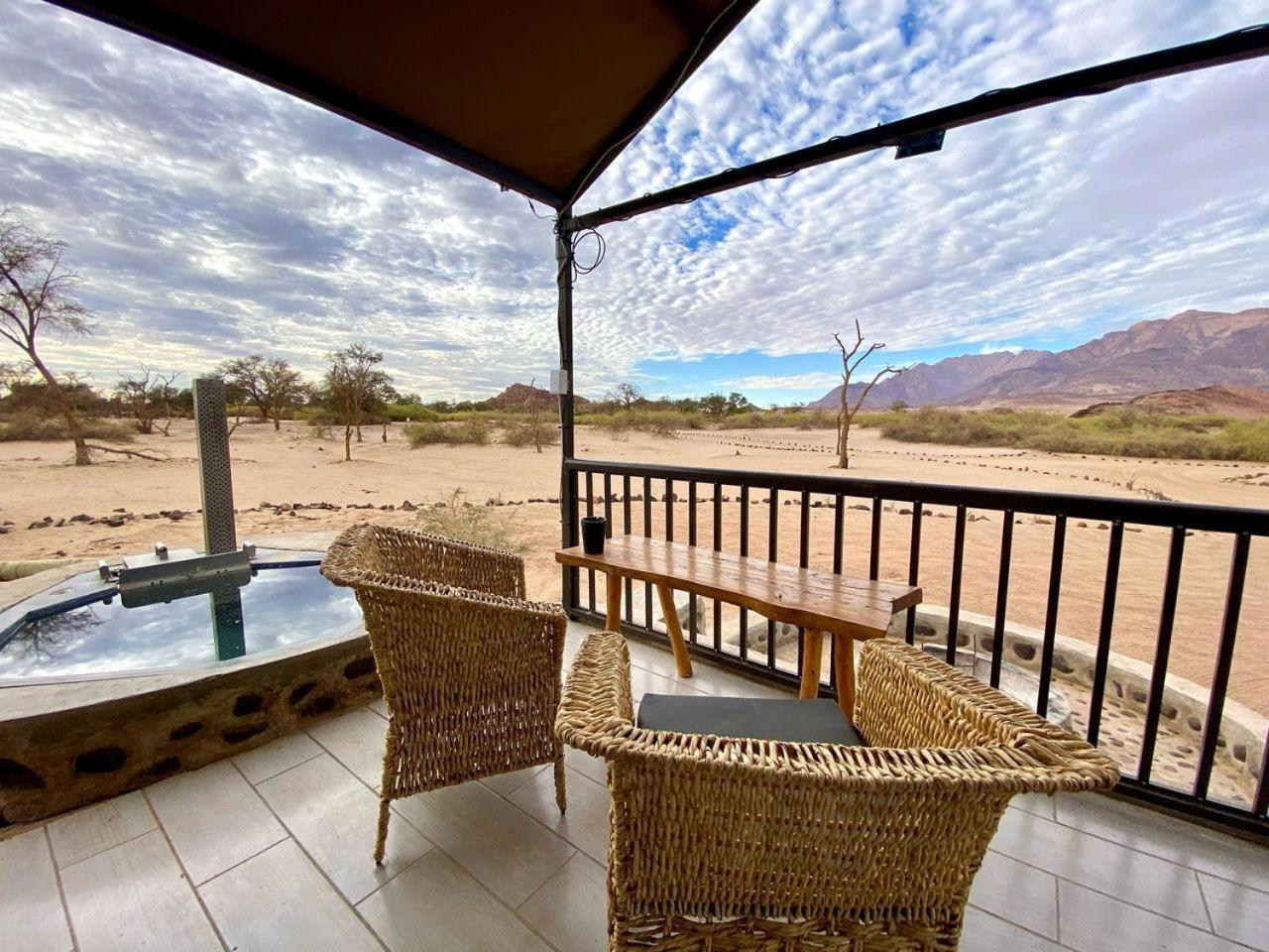 Brandberg White Lady Lodge Uis Extérieur photo