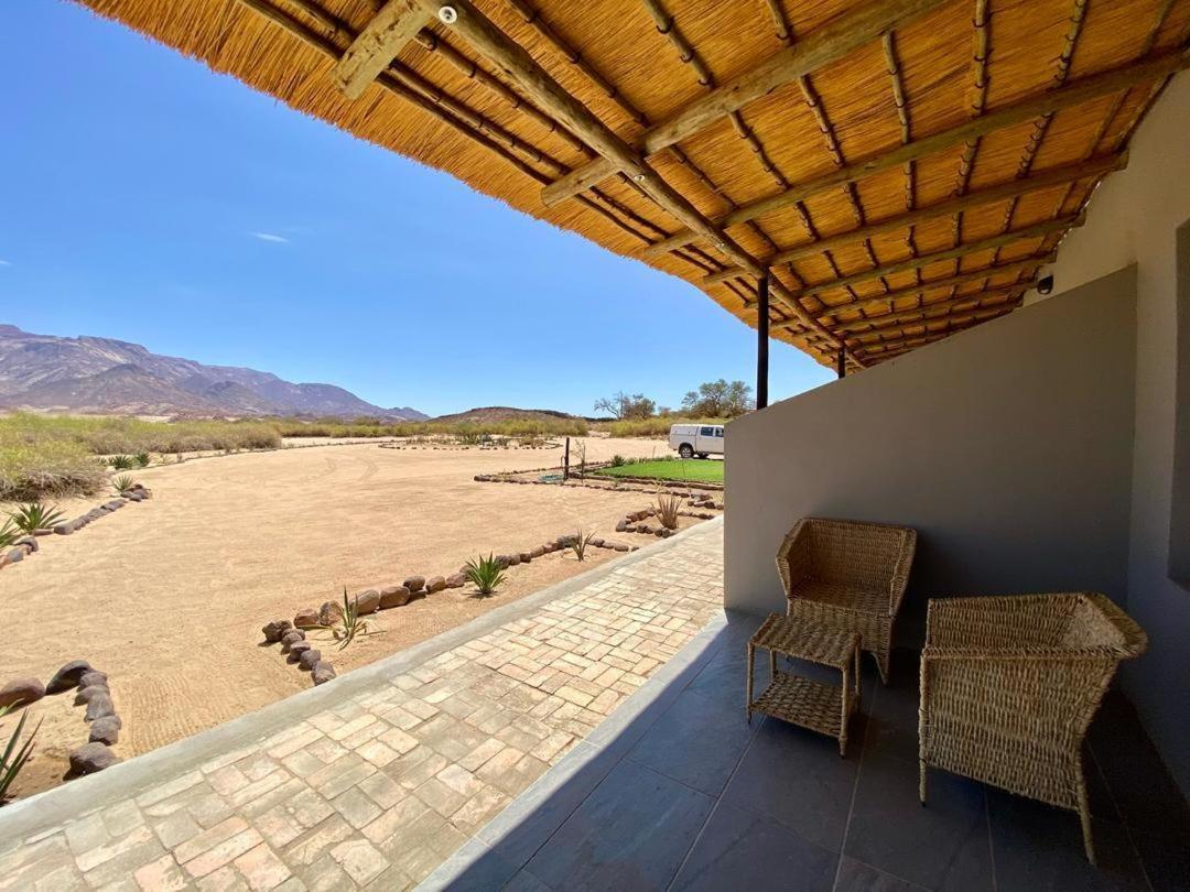 Brandberg White Lady Lodge Uis Extérieur photo